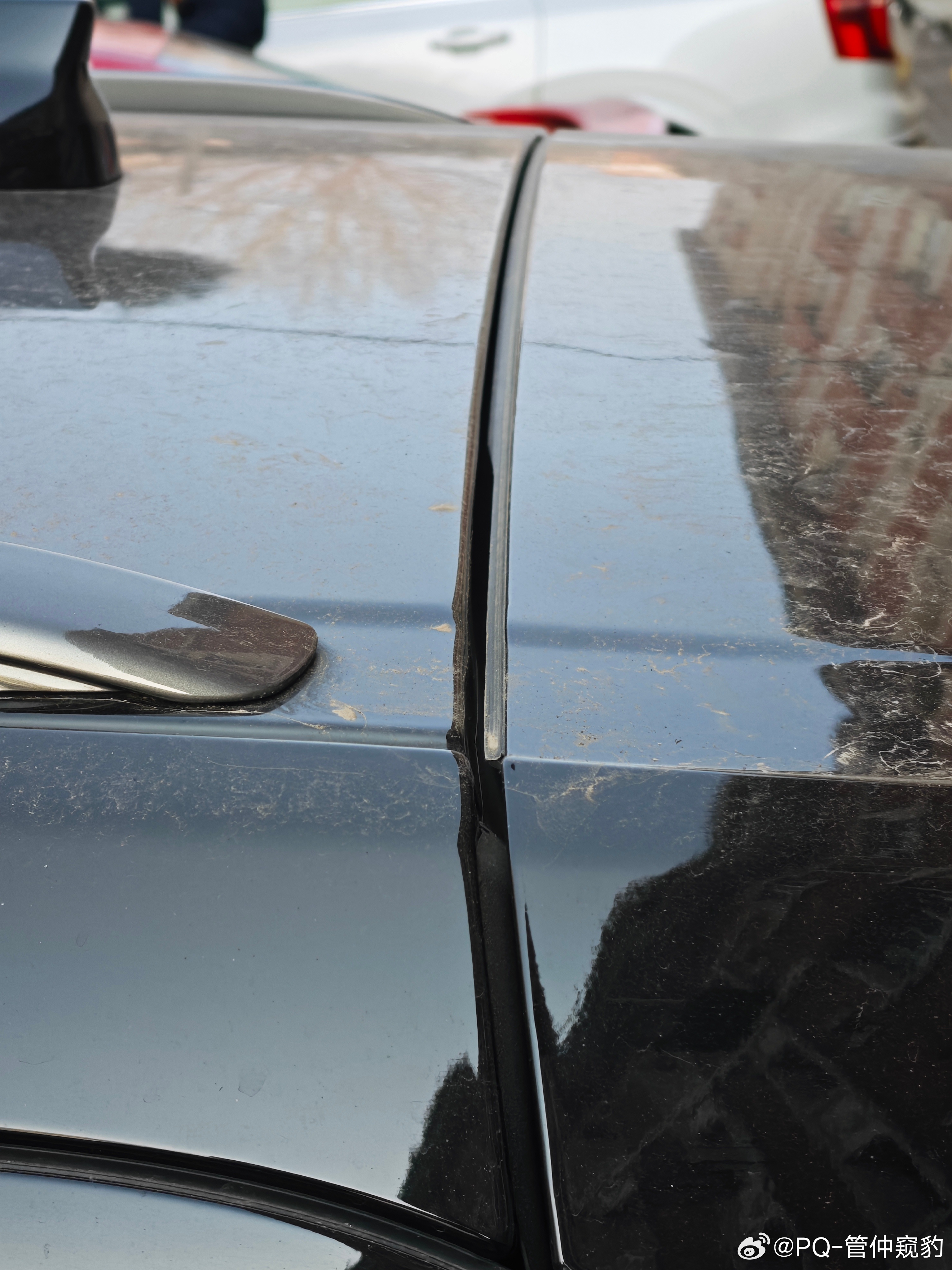 路边看到一台美系豪华林肯航海家 一直说美系粗犷但是没想到如此的“粗糙” 