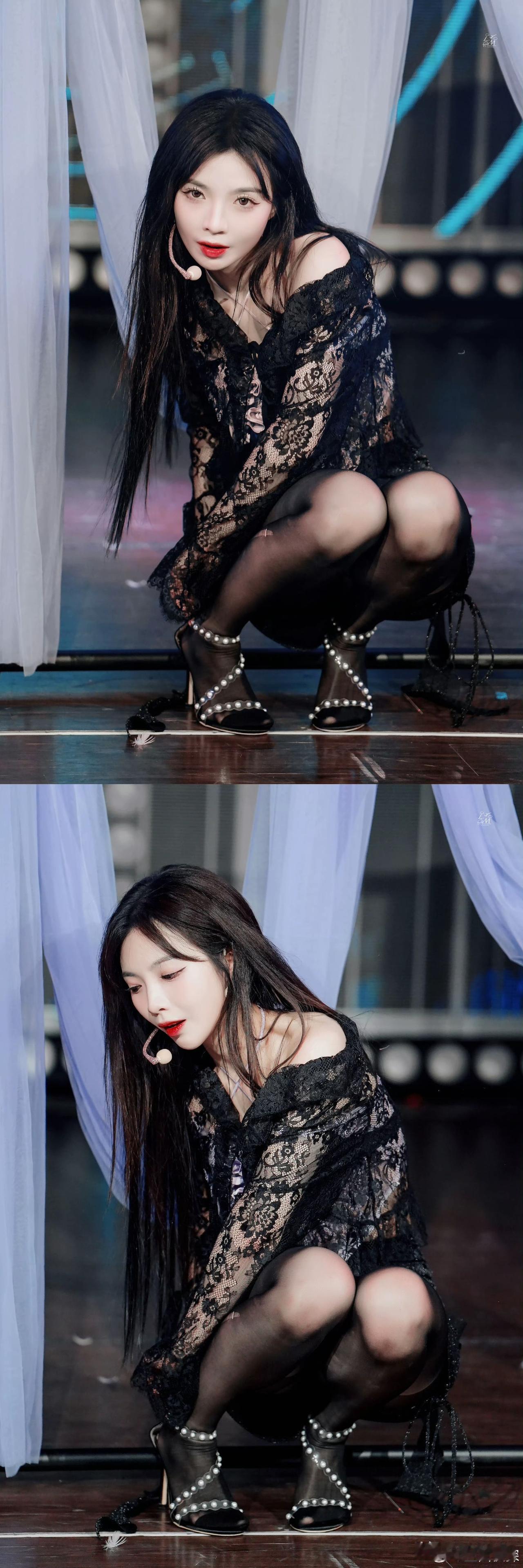 许杨玉琢黑色系舞台穿搭。时尚靓丽，优雅迷人！