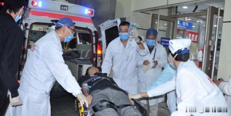 “救护车一响，黄金万两”？最近南昌有家医院被曝光，救护车跑趟上海竟收患者2.8万