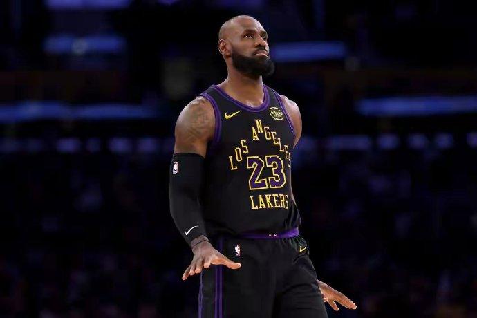 詹姆斯全明星次轮票西部第八 10次票王时代落幕？
 
2026年NBA全明星投票