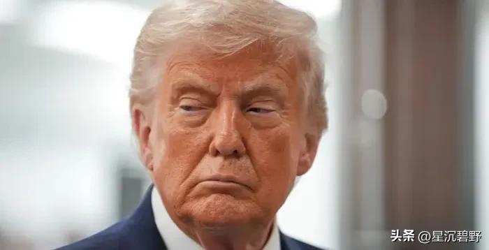 特朗普今天发文说：“现在随着伊朗的覆灭，美国最大的敌人已经变成激进左翼、极度无能