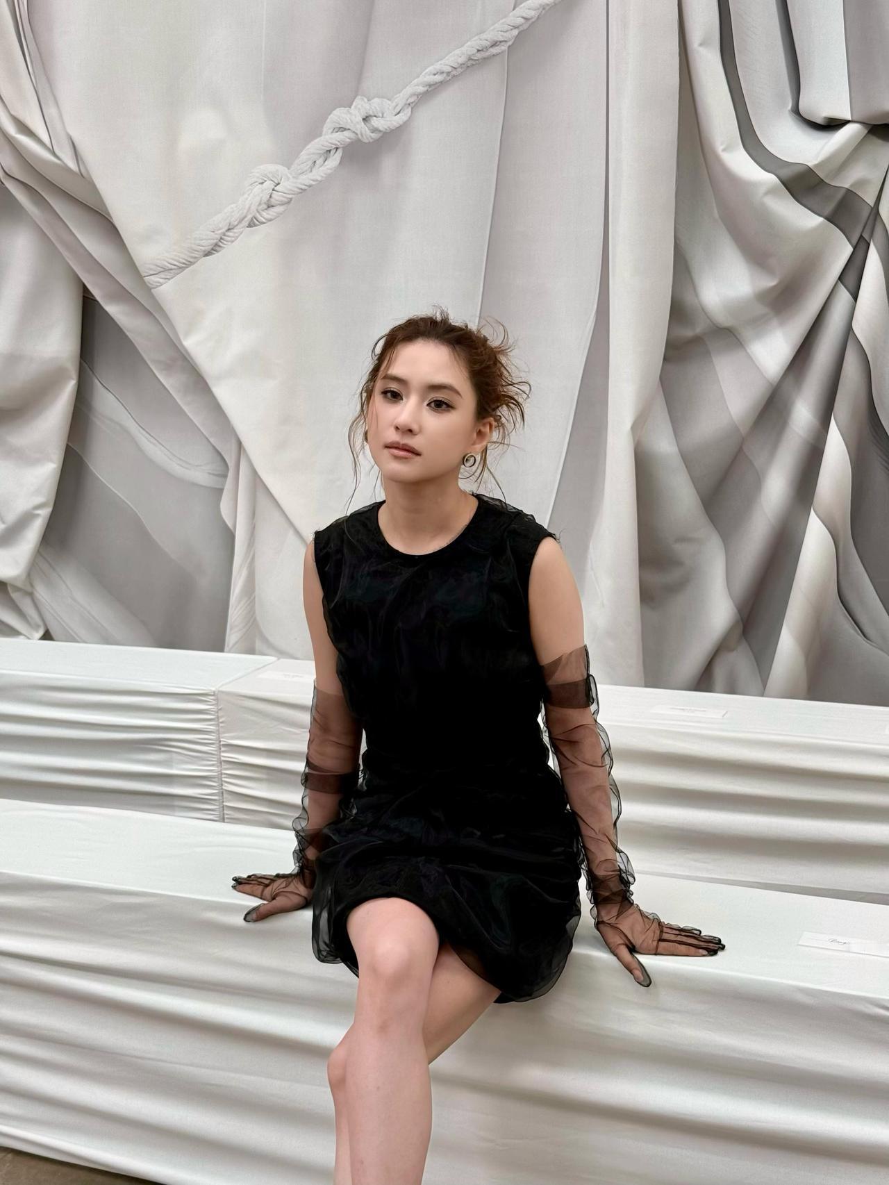 细节拉满,尊界S800诠释高端出行新标准
从何超莲分享的Vlog中不难发现,尊界