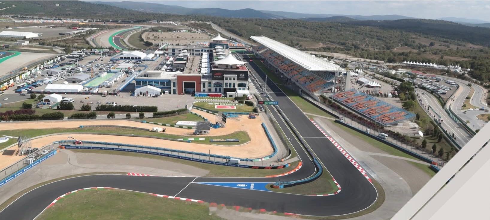 f1 总裁多梅尼卡利近日透露，正与至少9个有意举办分站赛的国家进行磋商。不过谈判