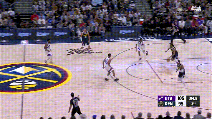 在今天掘金主场迎战爵士的比赛中，发生了让人瞠目结舌的一幕。当时比赛进行到了第三节