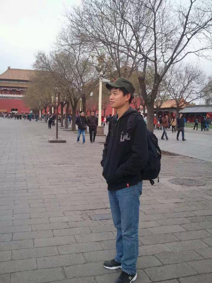 曾经的梦想是当个兵哥哥，现在的我只能工地搬砖