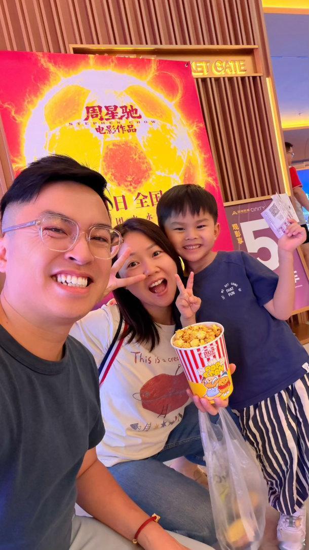 暑期档票房超80亿我来贡献一个场次好久没遇过无厘头的风格一场“功夫女足”，重新把