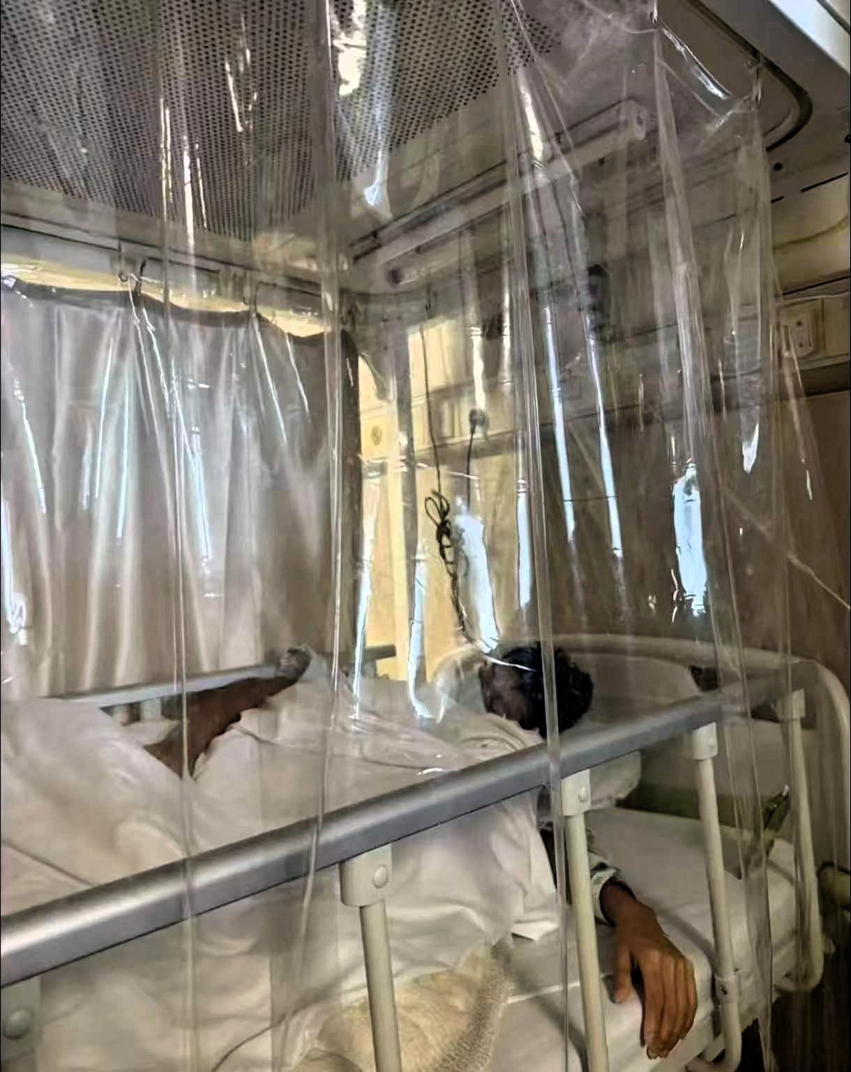 泪目！江苏29岁小伙白血病晚期。父母含泪瞒着他，谎称只是严重贫血。谁料，小伙病逝