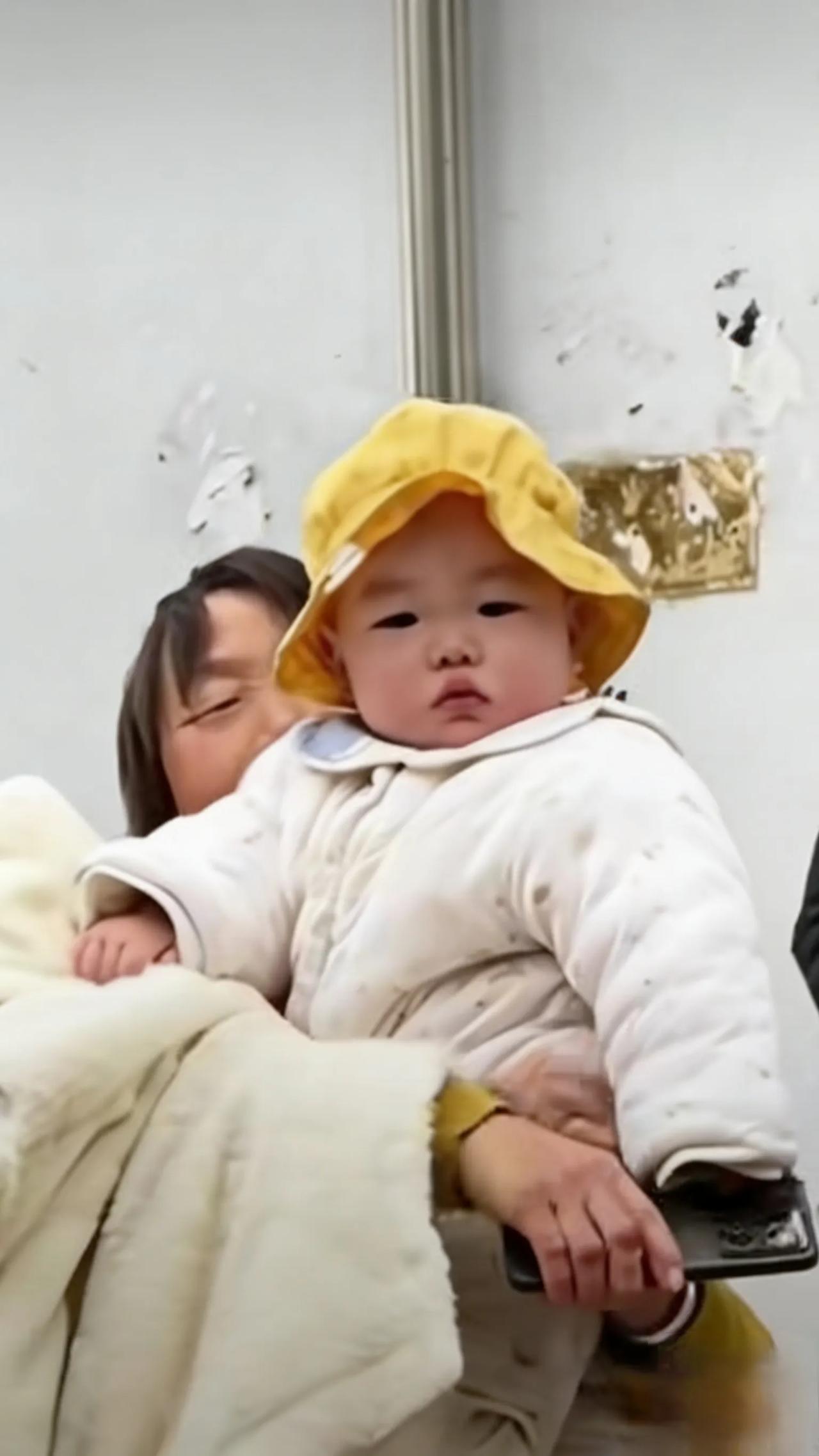 本想留娃给二老安心上班，300公里后她为何疯赶回老家接娃？
 开出去300多公里