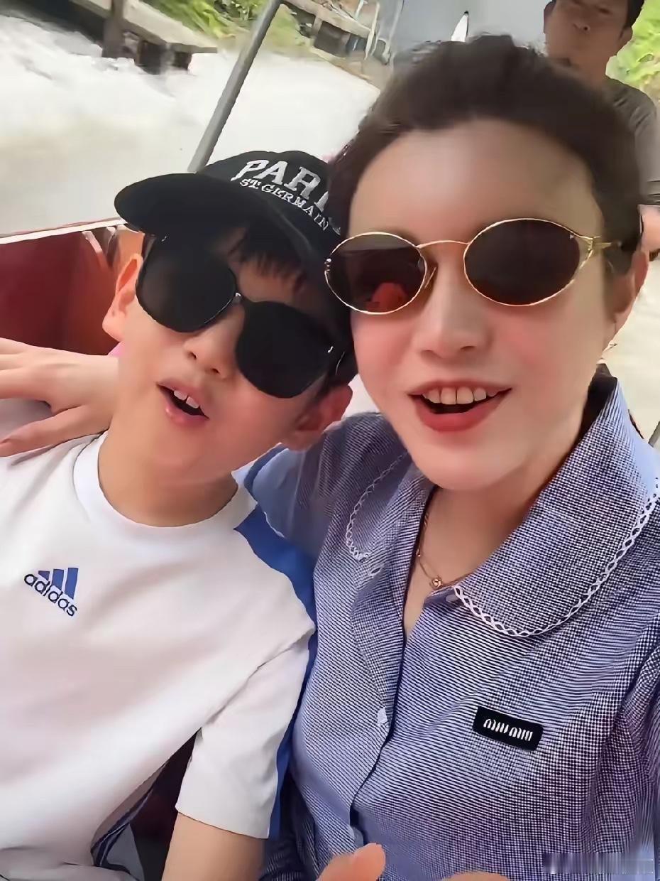 奖励式育儿是良方还是隐患我家那闺女以家务换取手机时间，在实践中有利有弊。既可以培