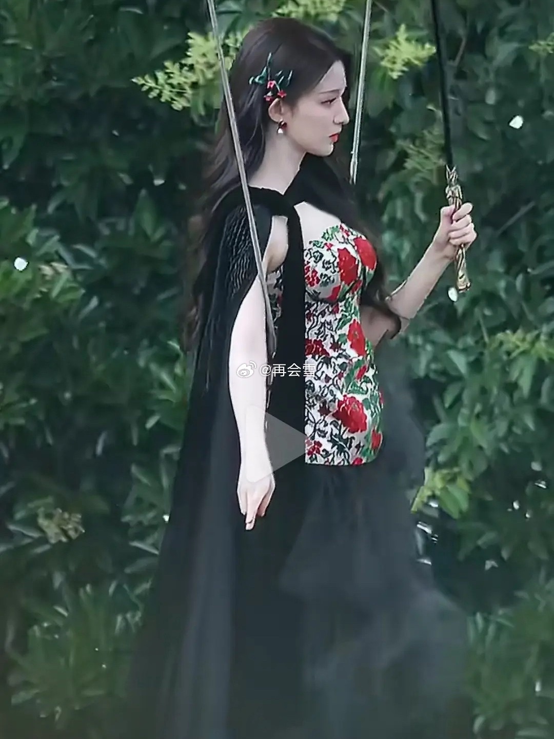 王楚然这衣服也太丑了吧，服化道怎么想的 