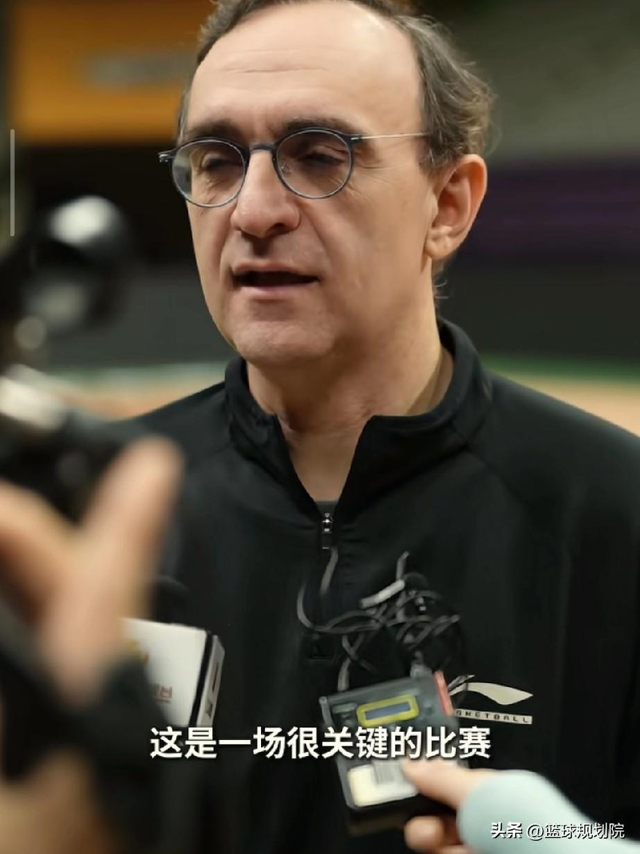 听听乌戈指导赛前说了点啥！

辽宁男篮结束三连客后主场迎战新疆比赛赛前，乌戈指导