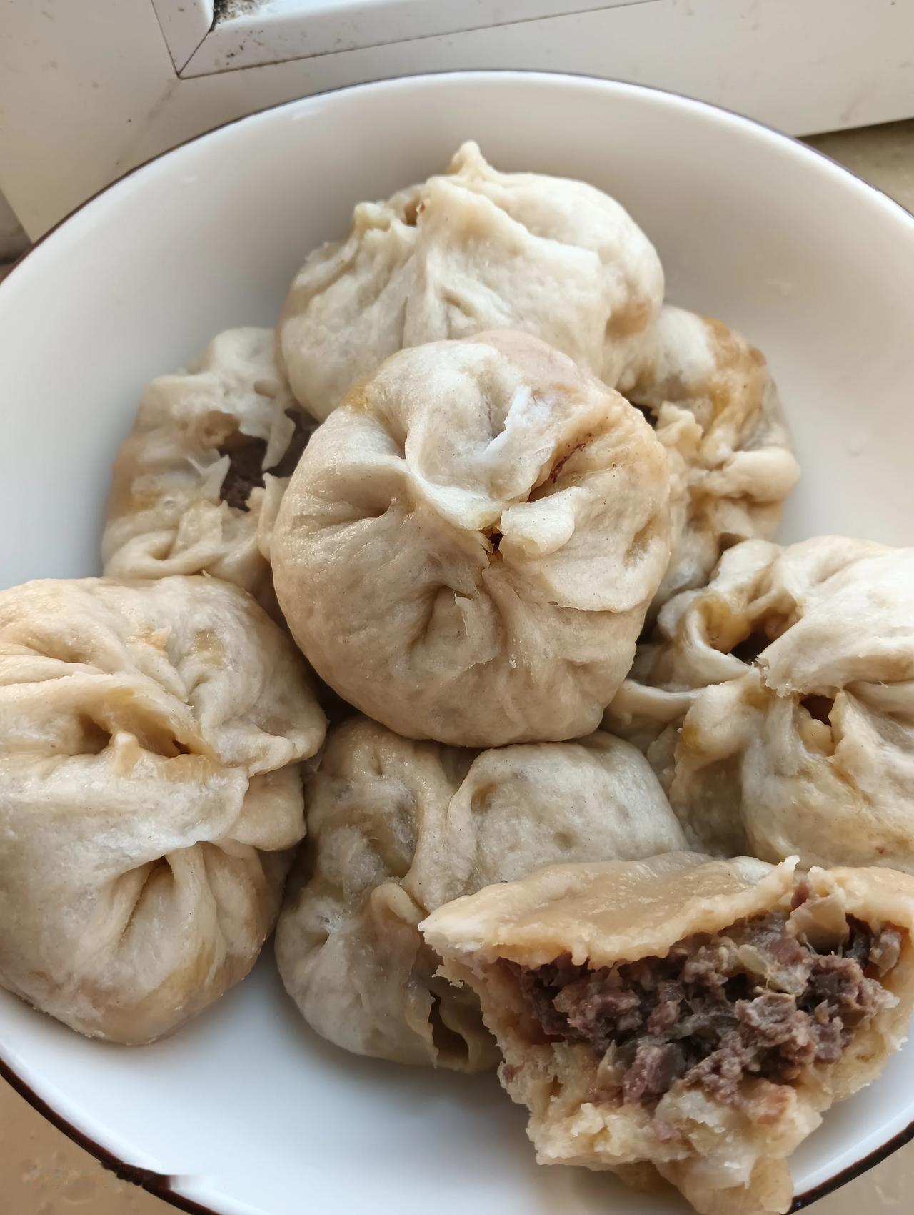 又一次验证，我不适合做发面的食物，无论是馒头还是花卷包子。做一次失败一次，除了难