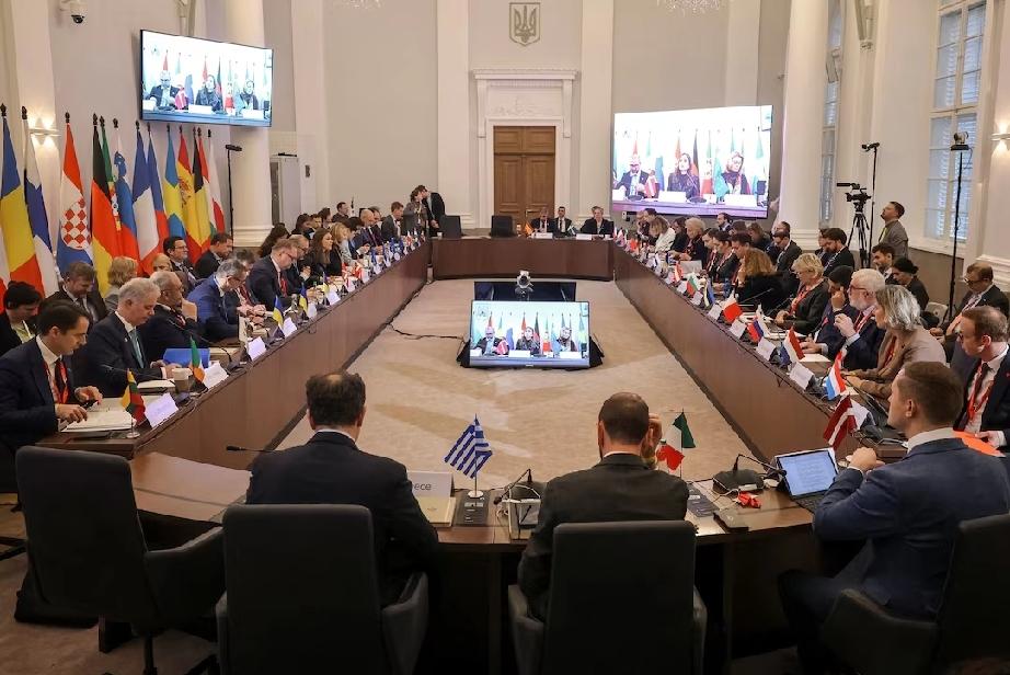 欧盟达成一致，要无限期冻结俄央行资产，这给对乌援助贷款铺平了道路。
12日，欧盟