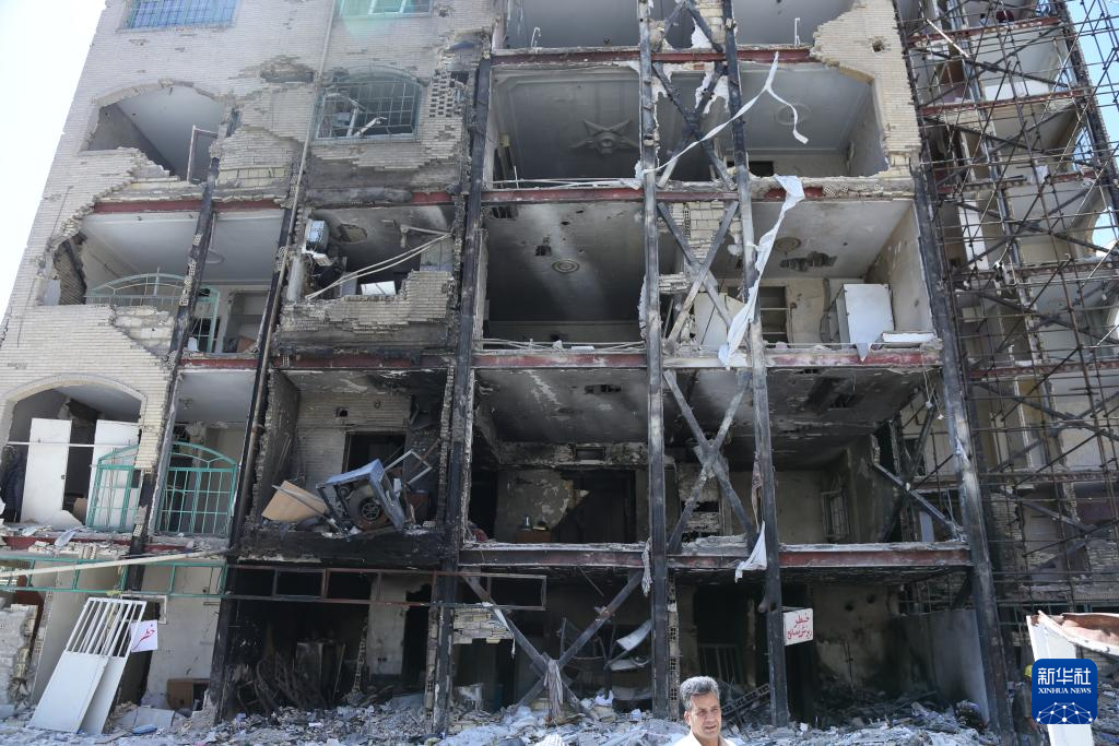 【#2400多万伊朗人志愿为国献身#】新华社德黑兰4月14日电 据伊朗迈赫尔通讯