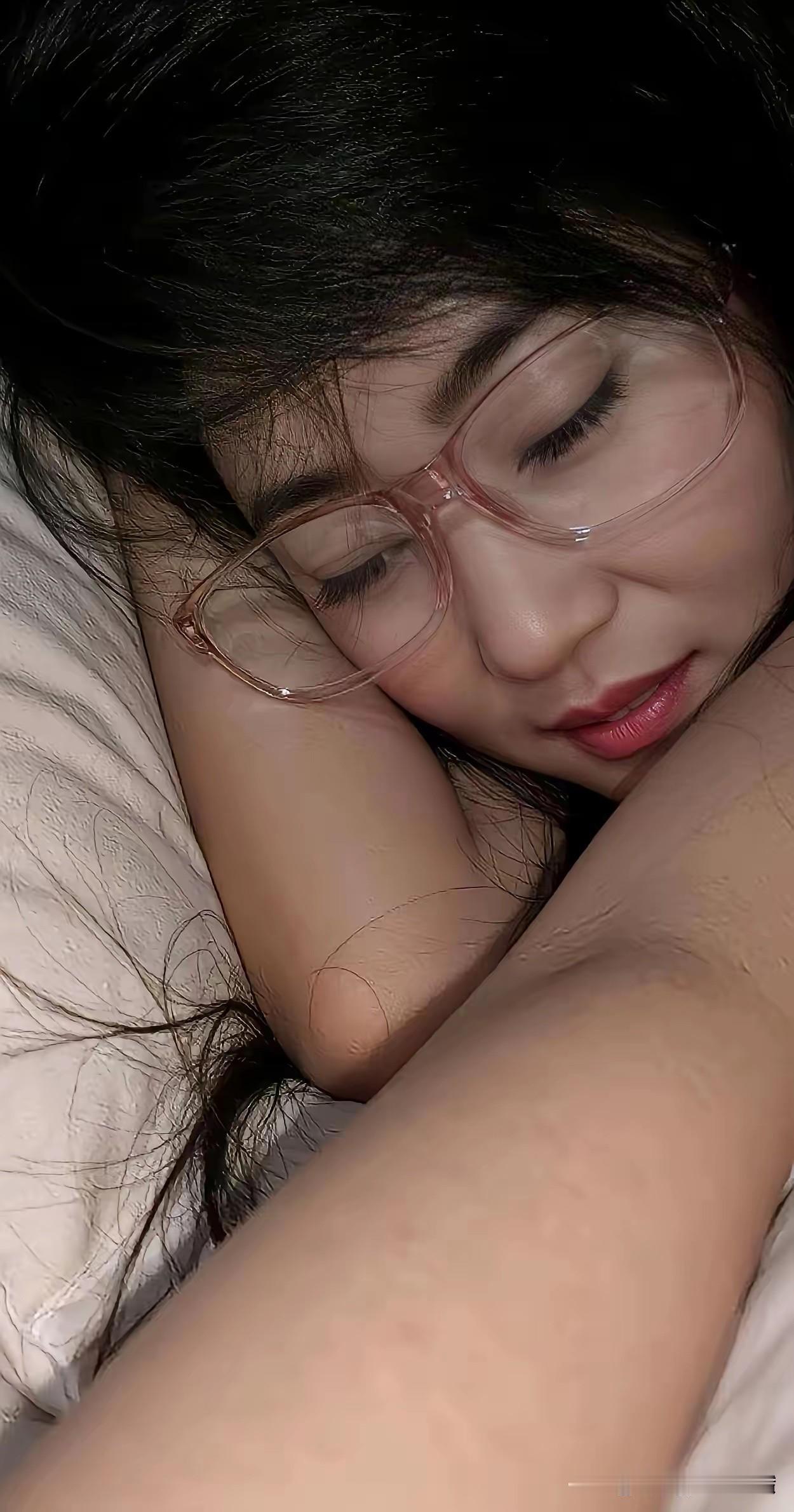 我很忙
但从来不怕你打扰
我的手机都是静音
不会去理任何人的信息
但只要是你
我