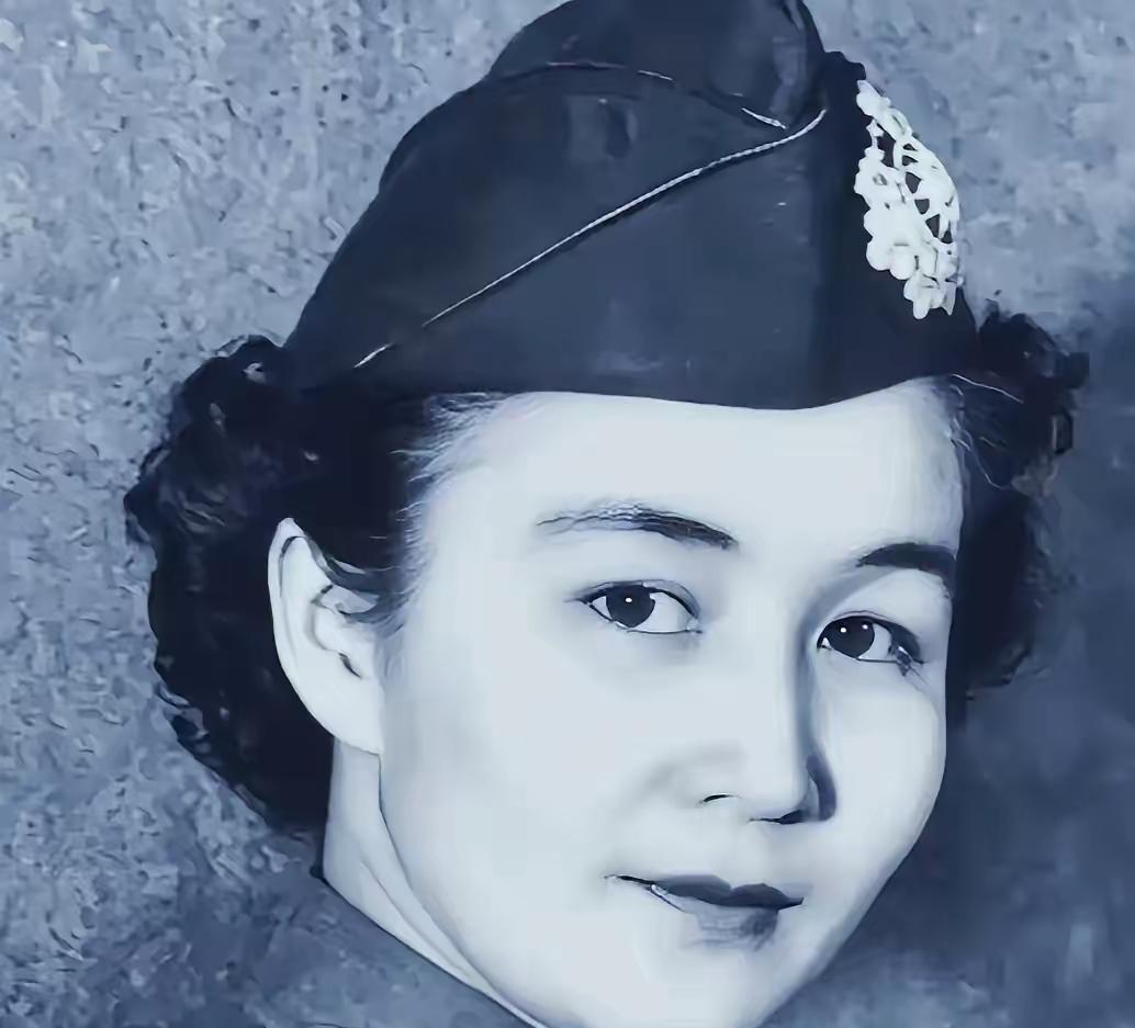 戴笠好不容易逮着一位红军女地下党，蒋介石问询，特意过堂审讯，原打算劝她归顺。谁知