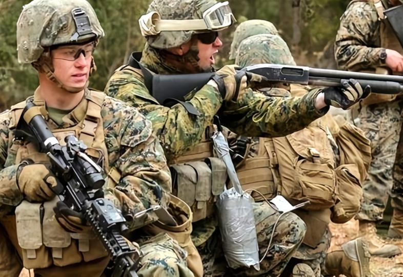 为什么咱们非要等日本打响第一枪不可？如果日本在第一时间将自己国内所有的导弹打向咱