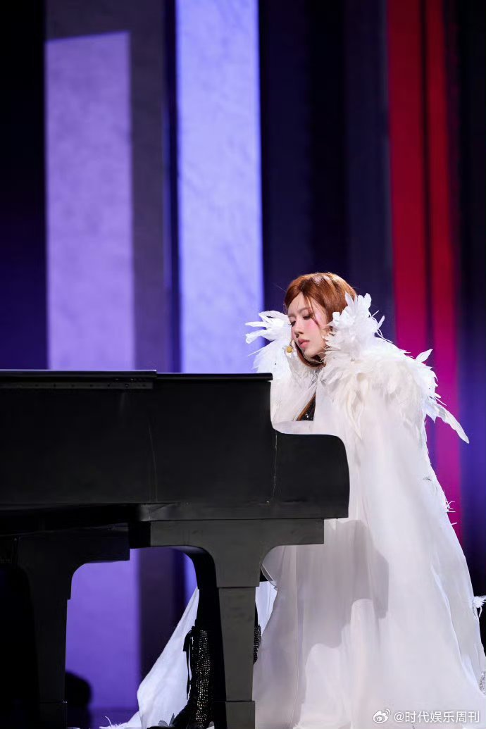 江语晨选择庄法江语晨选庄法组队太有眼光!钢管舞+高音的双重暴击谁顶得住，软萌甜笑