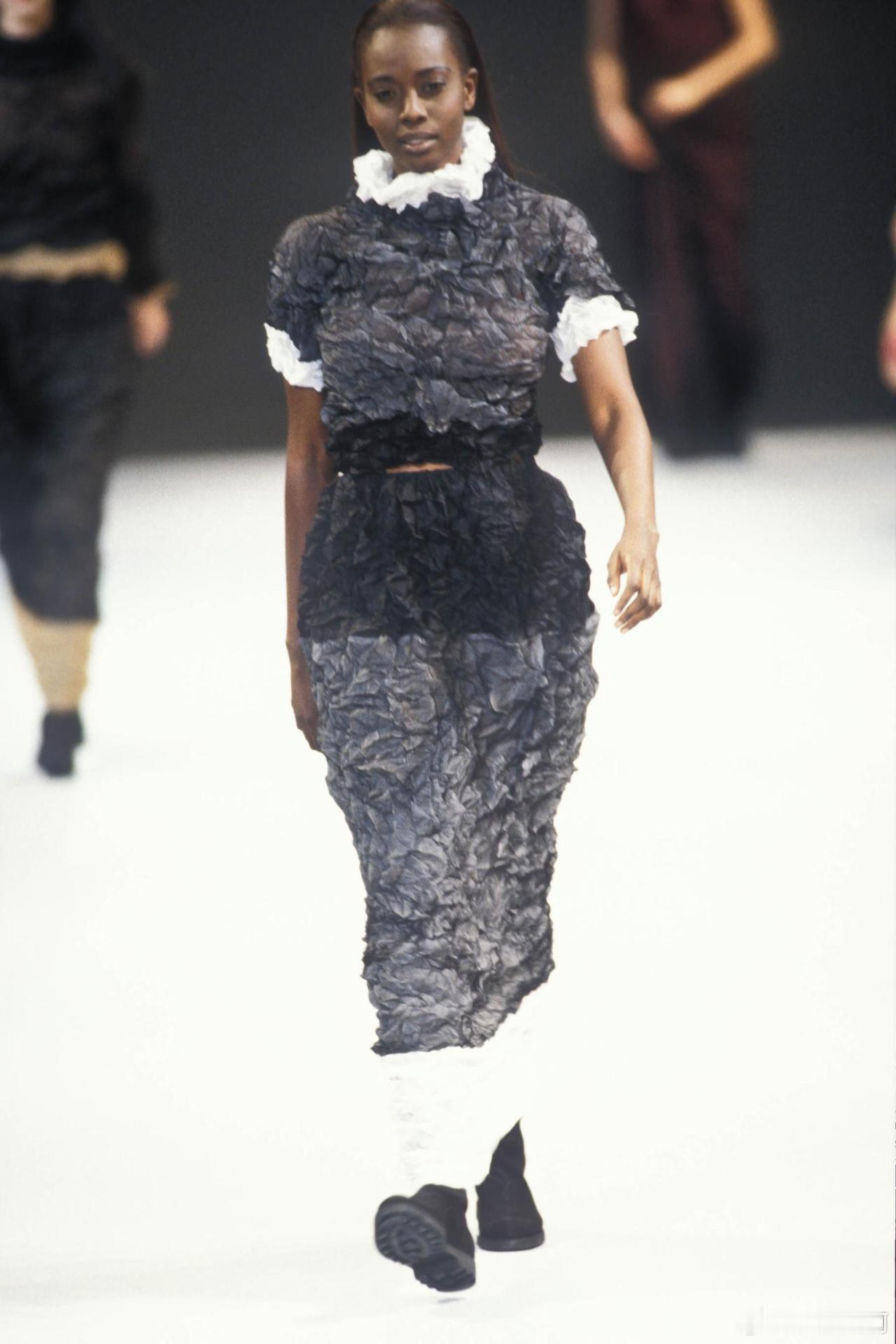 vintagerunway Issey Miyake Fall 1993 RTW