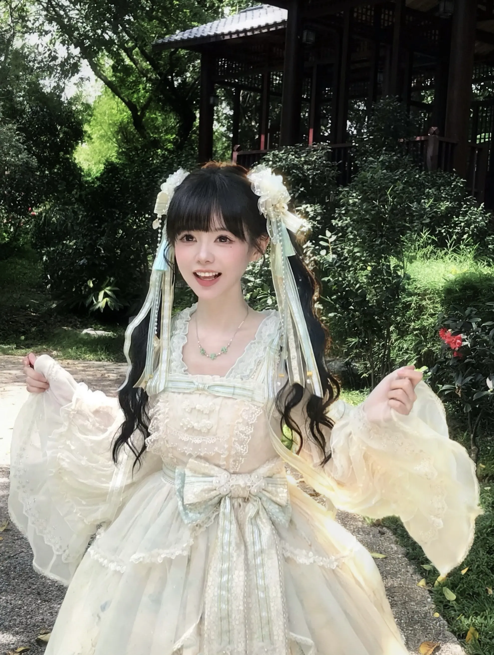 金盏银台太美啦！♡‧₊˚阳光下好像小蝴蝶。