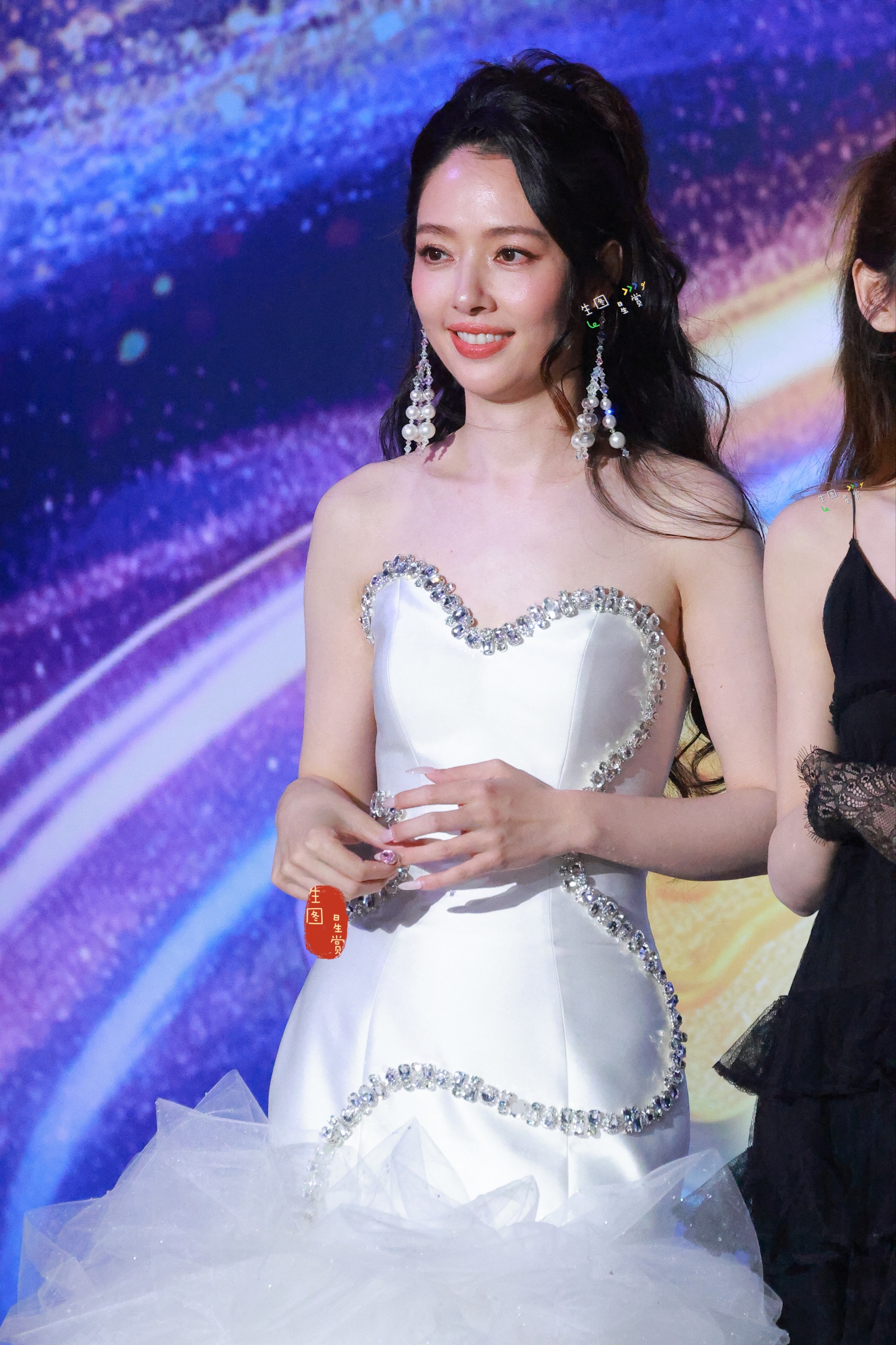 郭碧婷音乐巅峰之夜出图颜值女神多了份温婉qq音乐超级巅峰之夜