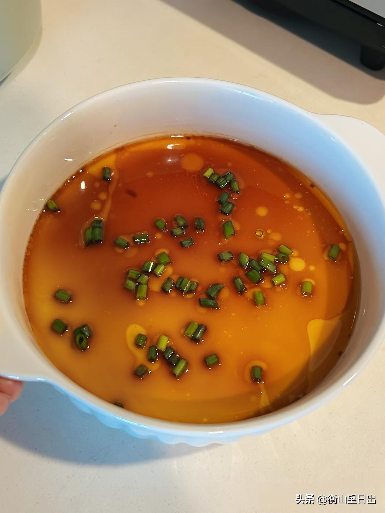 终于搞懂了！为啥你做的水蒸蛋总翻车，不是蛋的问题
 
有没有人跟我一样？
 
从