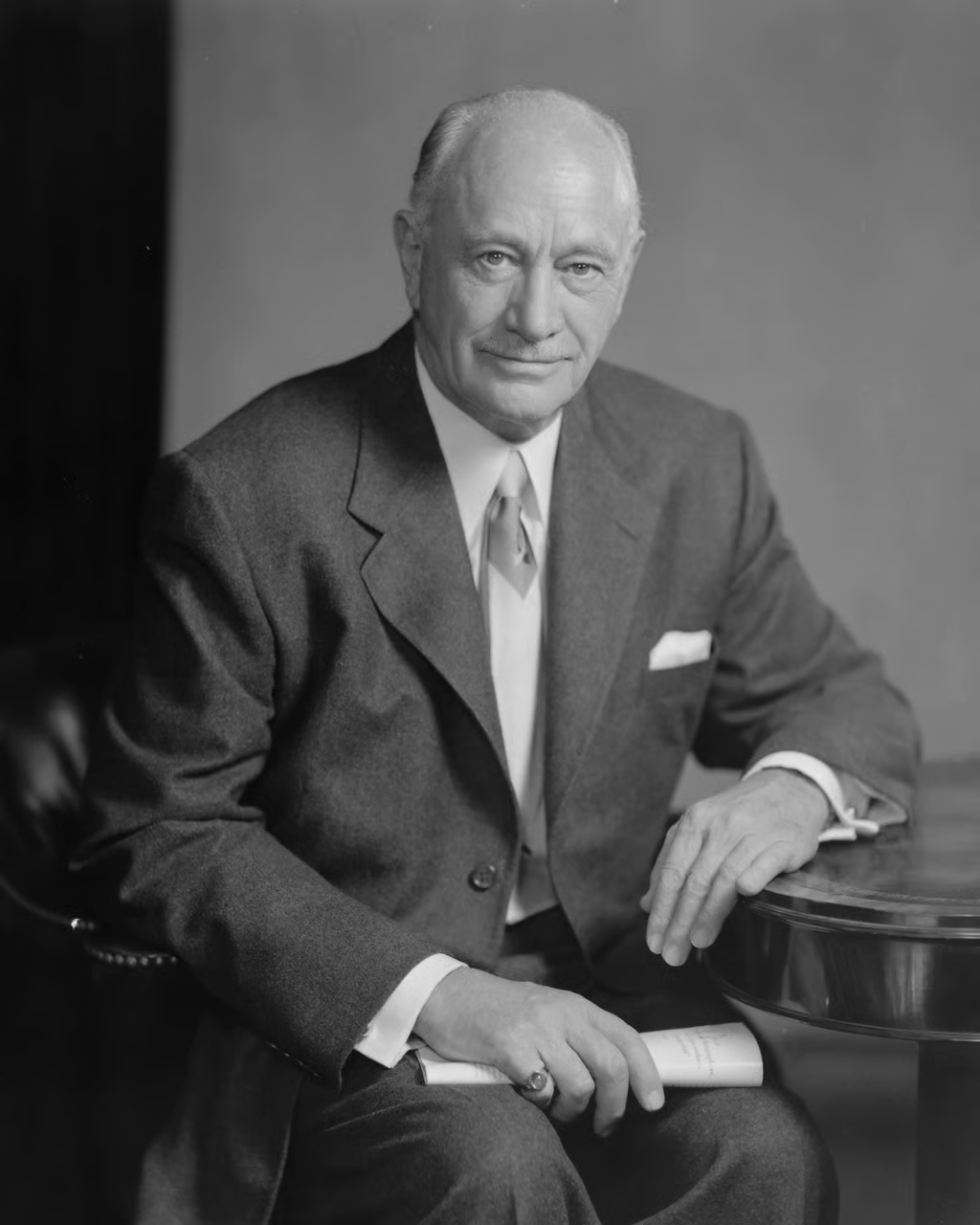 康拉德·希尔顿（Conrad Nicholson Hilton；1887—197