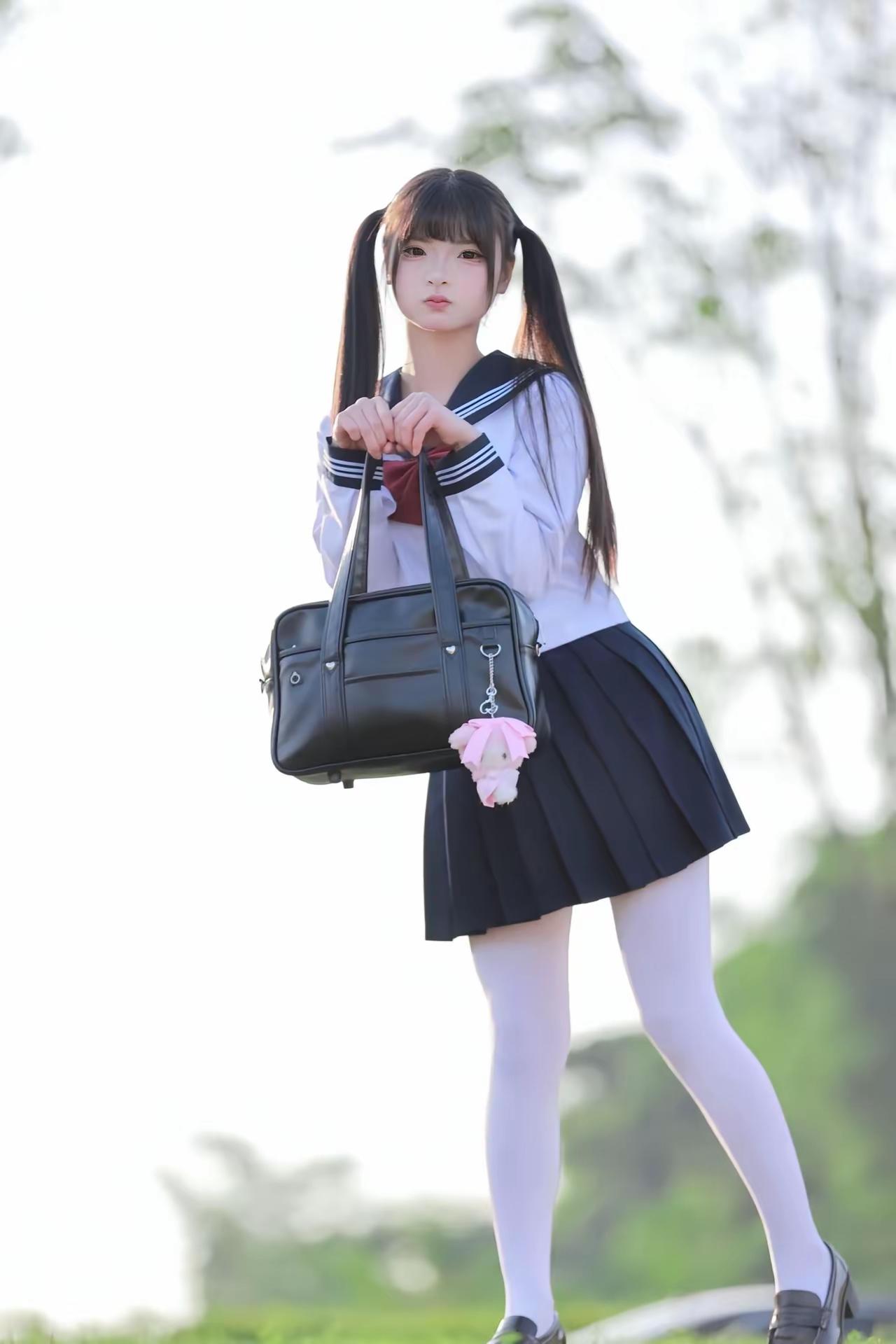 校花女神，校园风白丝[话题]