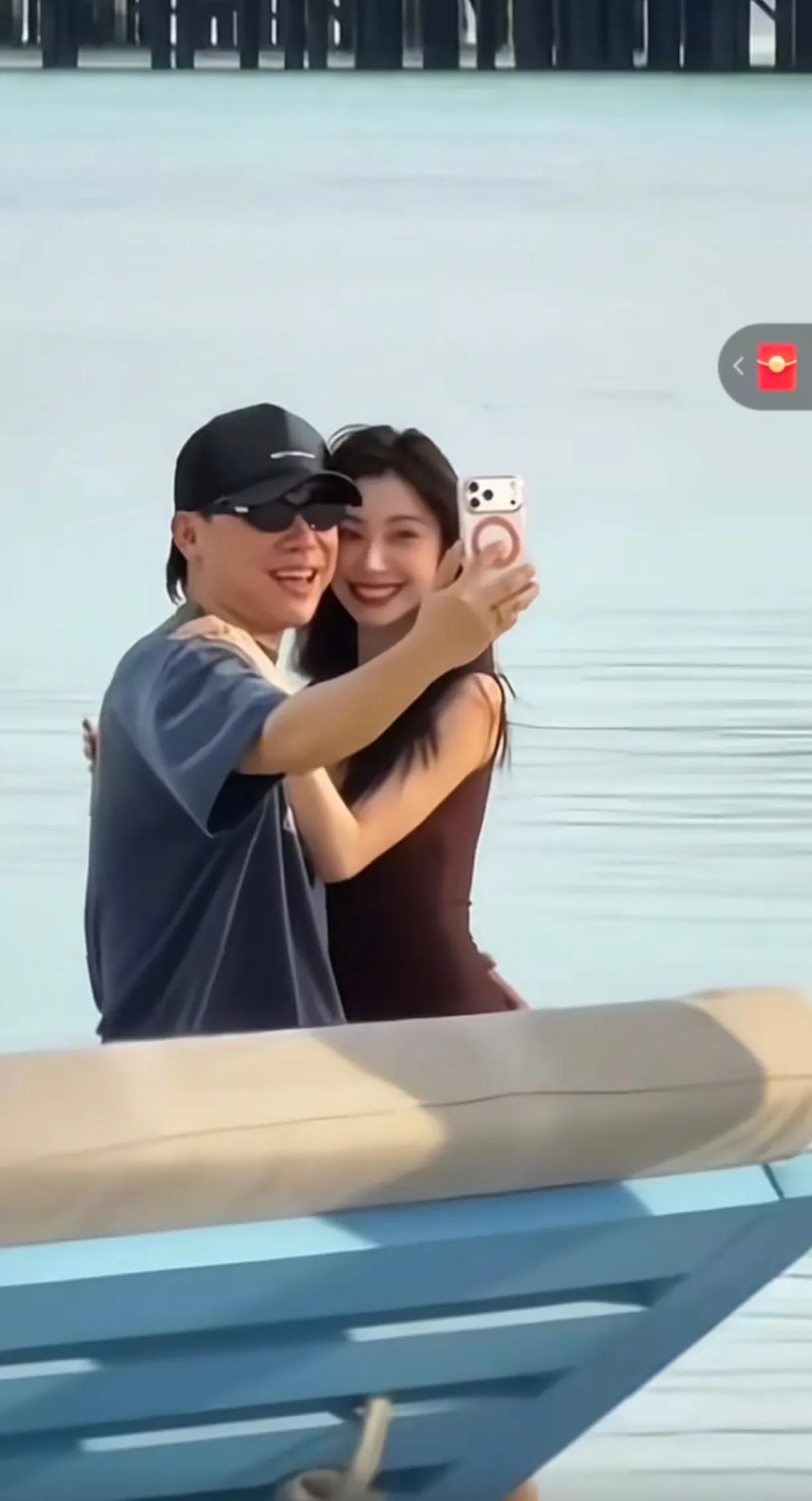 胡彦斌易梦玲马尔代夫亲密同框，恋情证据链被扒
2025年11月20日，胡彦斌与易