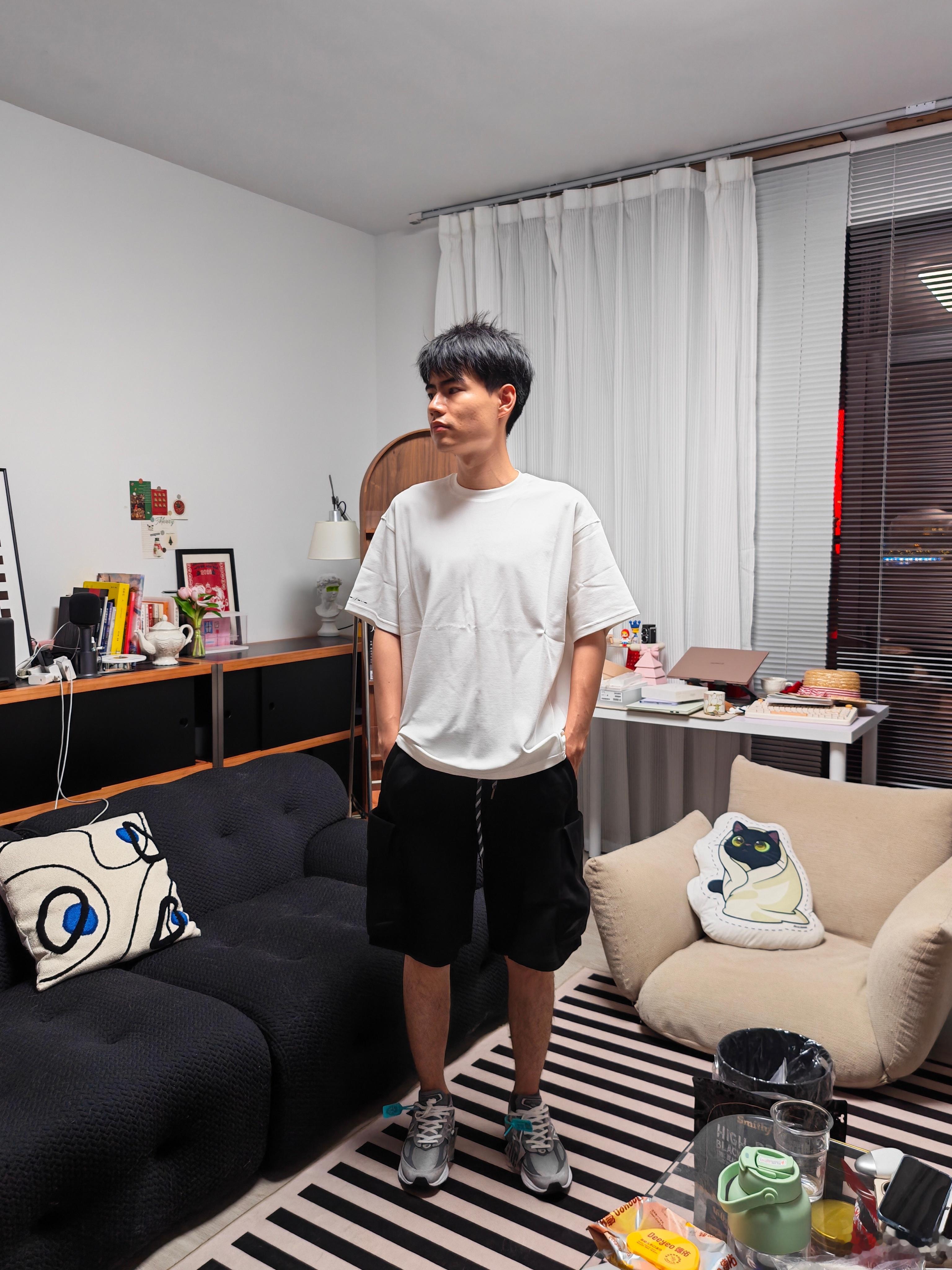 拆快递时间，这套打几分？小林说都是 推荐的，原来大哥还是个穿搭博主。不错，那我以