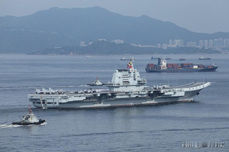福建舰要入列的消息一出来，简直像一颗重磅炸弹！三亚海事局发布的航行警告，再加上福
