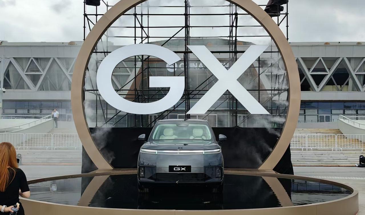 上市即爆款，小鹏GX用12小时交出24863台大定答卷。限时权益价26.98万起
