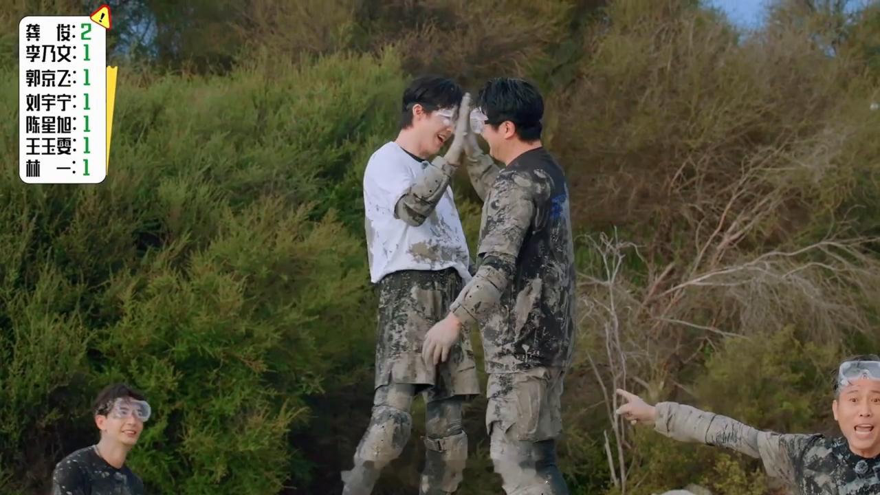 刘宇宁魏劭怎么变祖母了刘宇宁你怎么忍住不笑的万万没想到魏劭还有这一面！刘宇宁反串