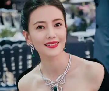 高圆圆曾说，她是家里混的最差的一个，我还以为是这小姑娘谦虚，查了一下才发现，结果