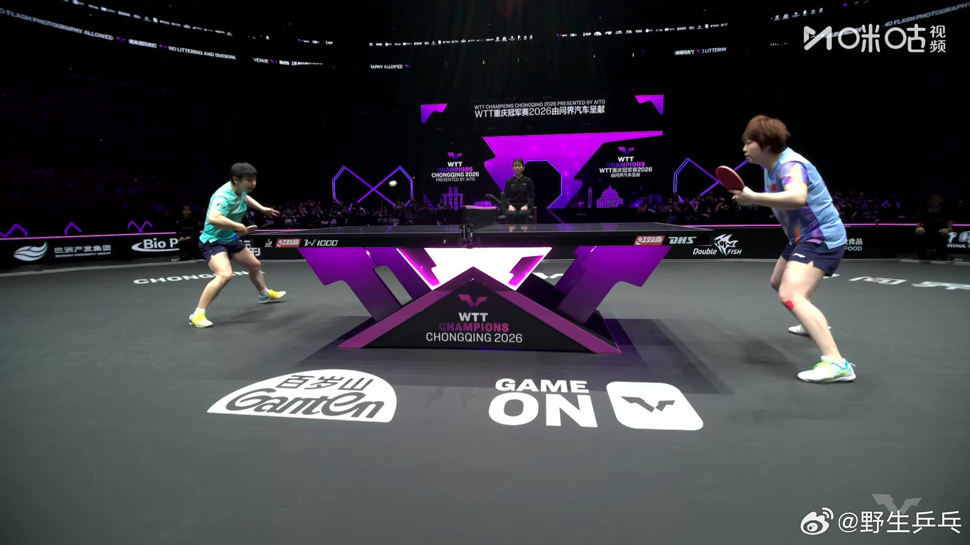 孙颖莎11比6蒯曼 第一局，孙颖莎11-6蒯曼，取得1-0领先。孙颖莎vs蒯曼看