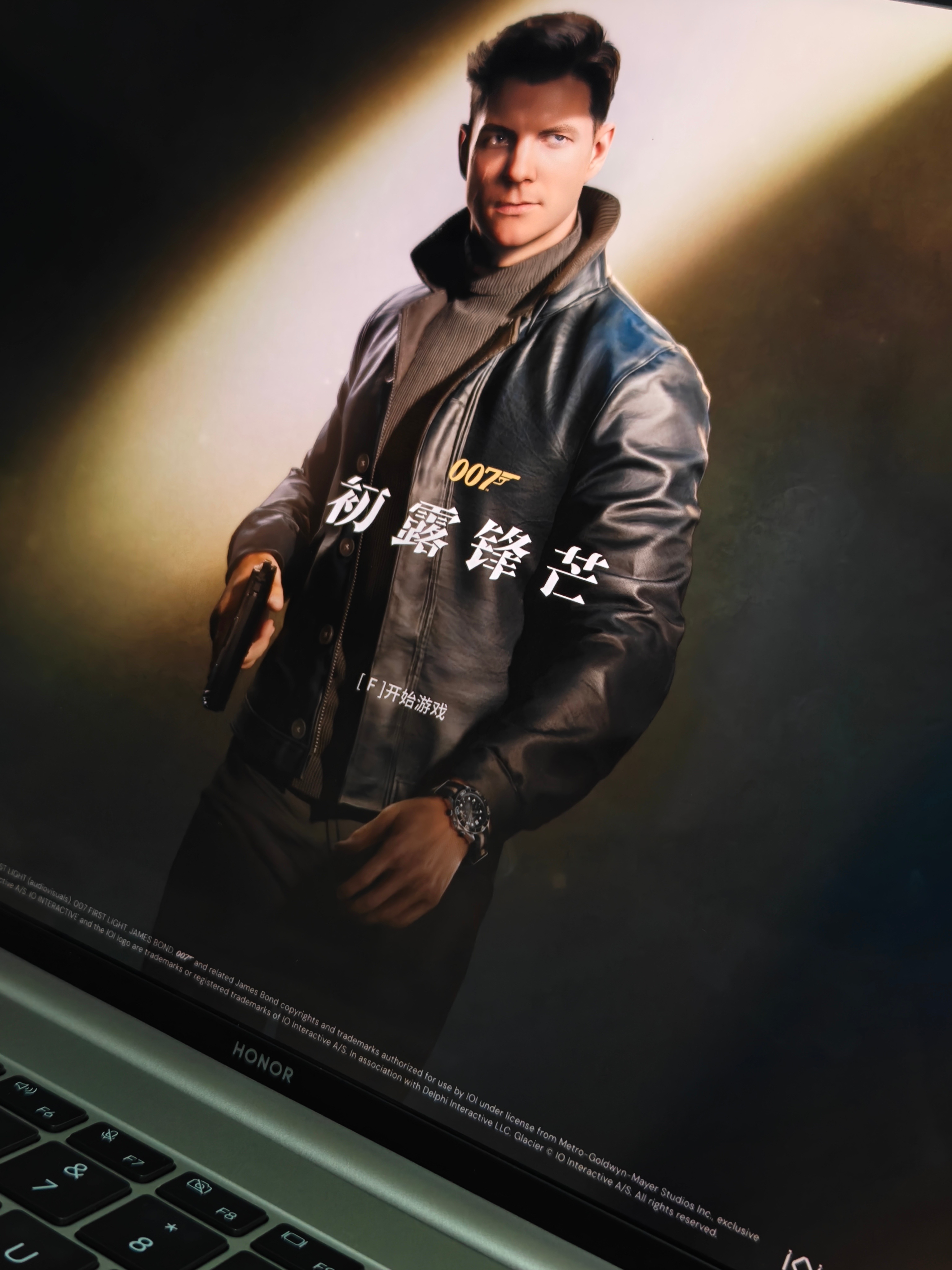 生产力工具就不能当特工了？出差带着荣耀MagicBook Pro 14爽玩007
