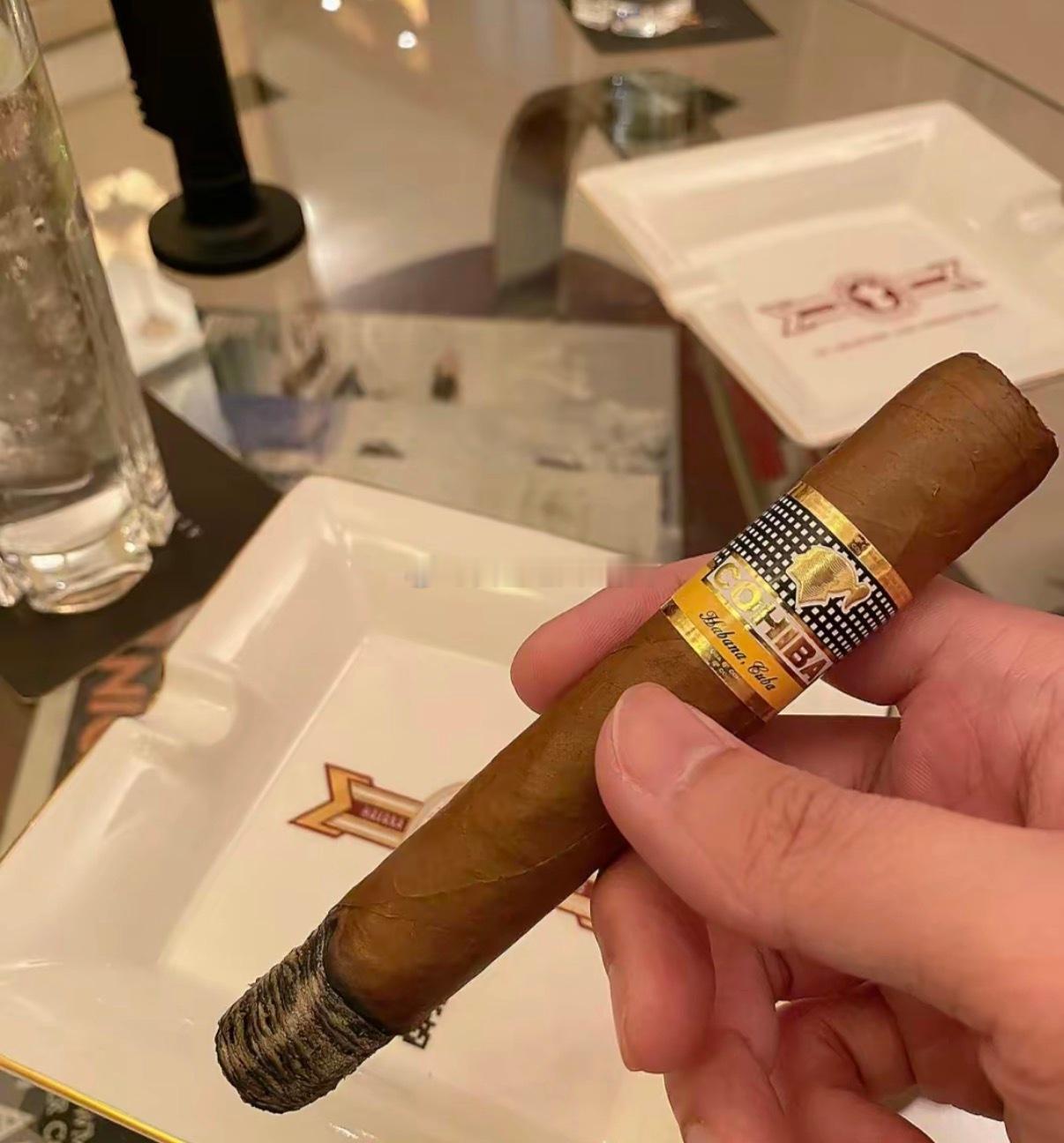 一天的博弈结束，记住：不输即为赢。机会天天都有，没必要耗着自己熬夜内耗。早点休息