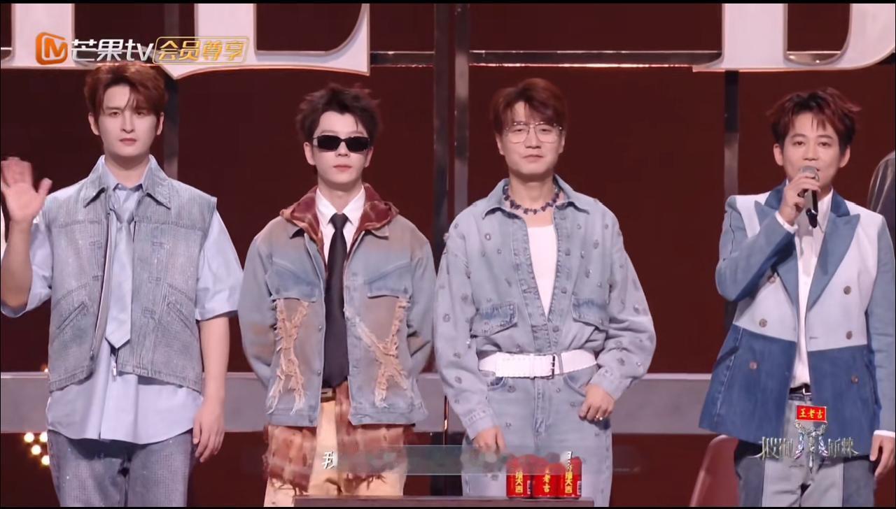 披哥5快乐老咖来了，快乐也回来了。
他们的自我介绍就超有感染力。
苏醒真的是队长