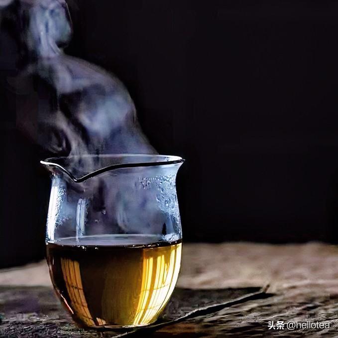 普洱茶要放几年才好喝?

看过许多地方的烟火，最贪恋的，还是桌前一盏温茶。

年