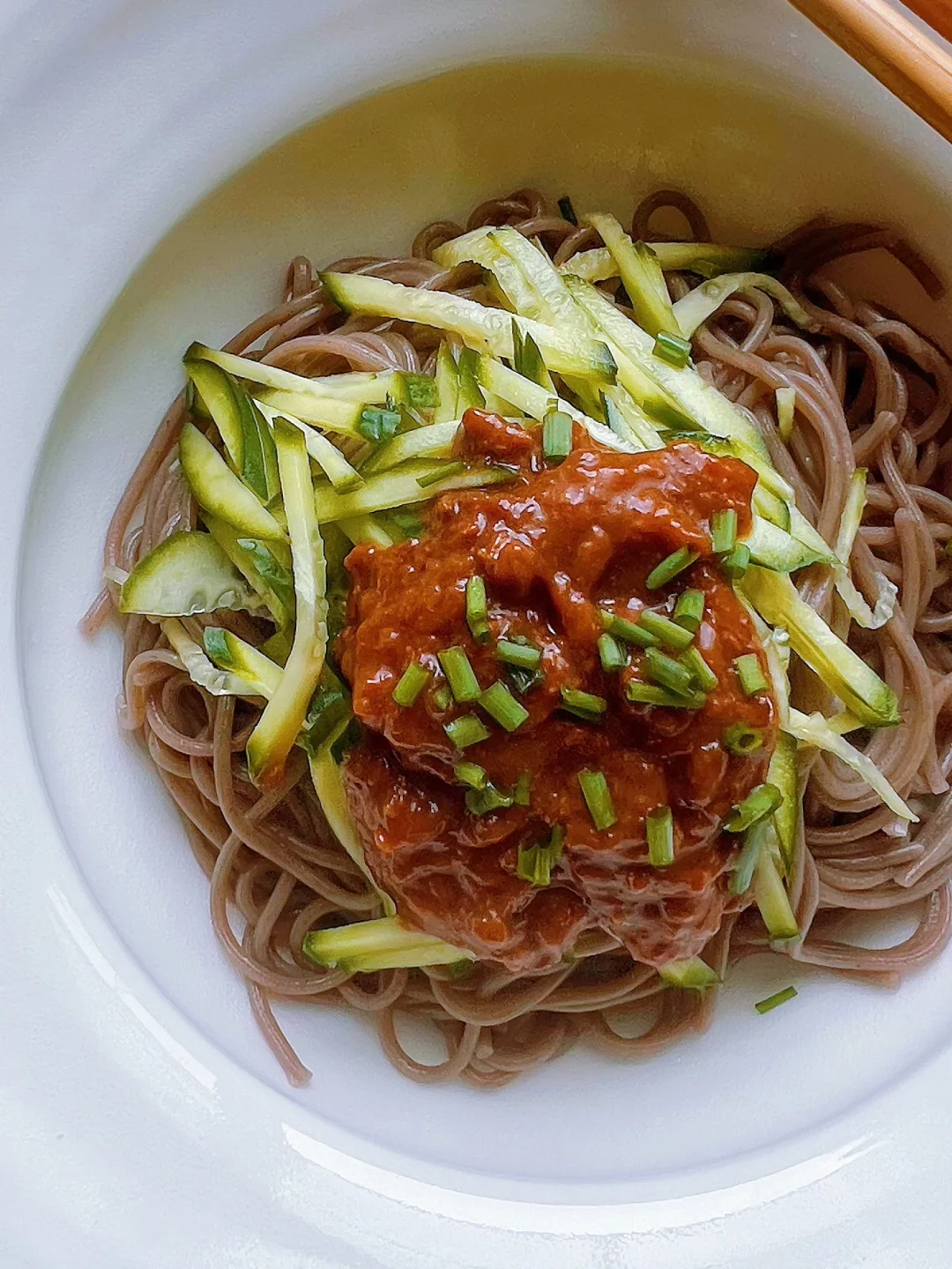 好吃到舔盘的肉酱拌面｜快手早餐