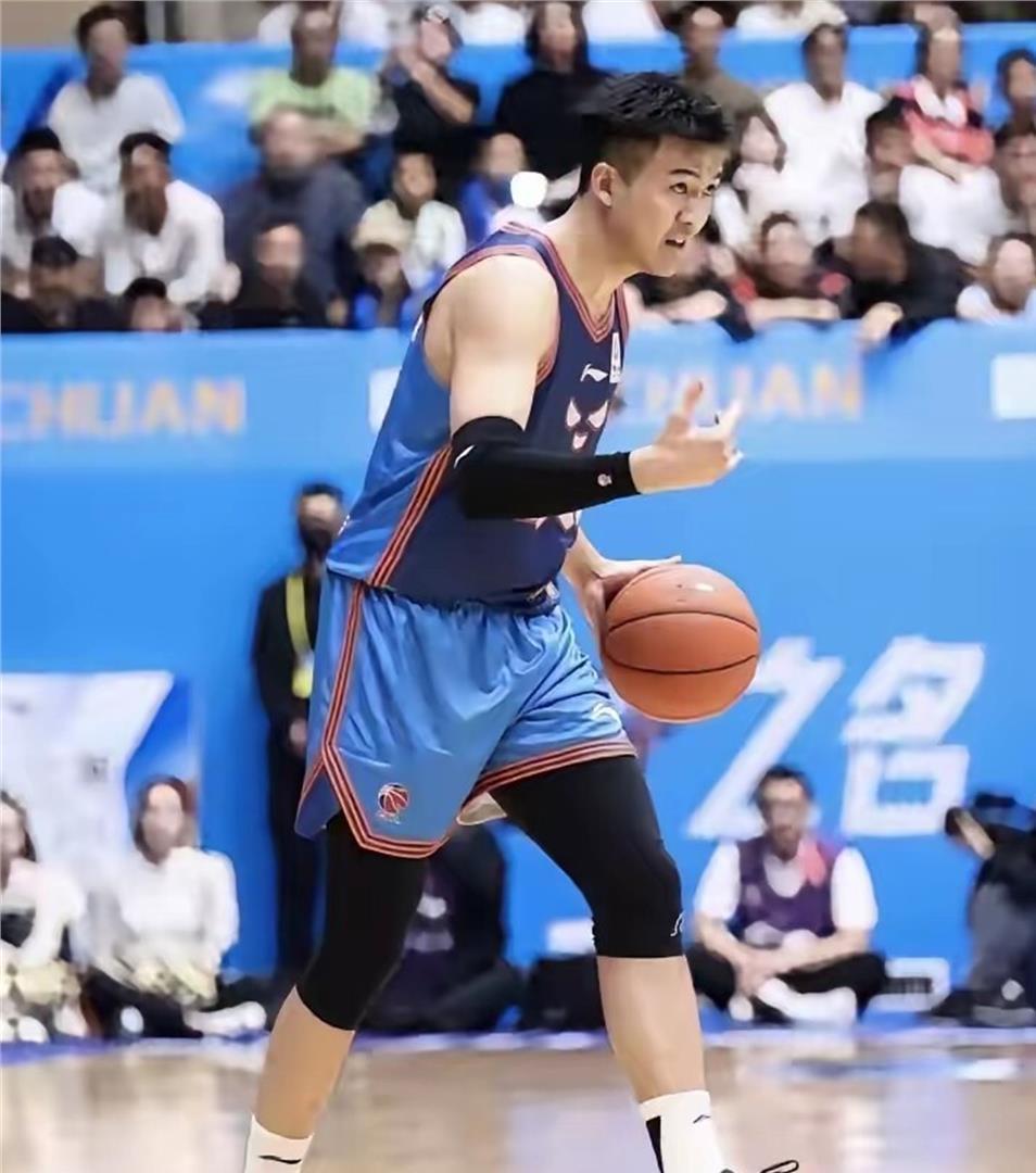 CBA四川队新赛季开局2连胜的背后是什么？

四川男篮，一个从上赛季的0胜42负