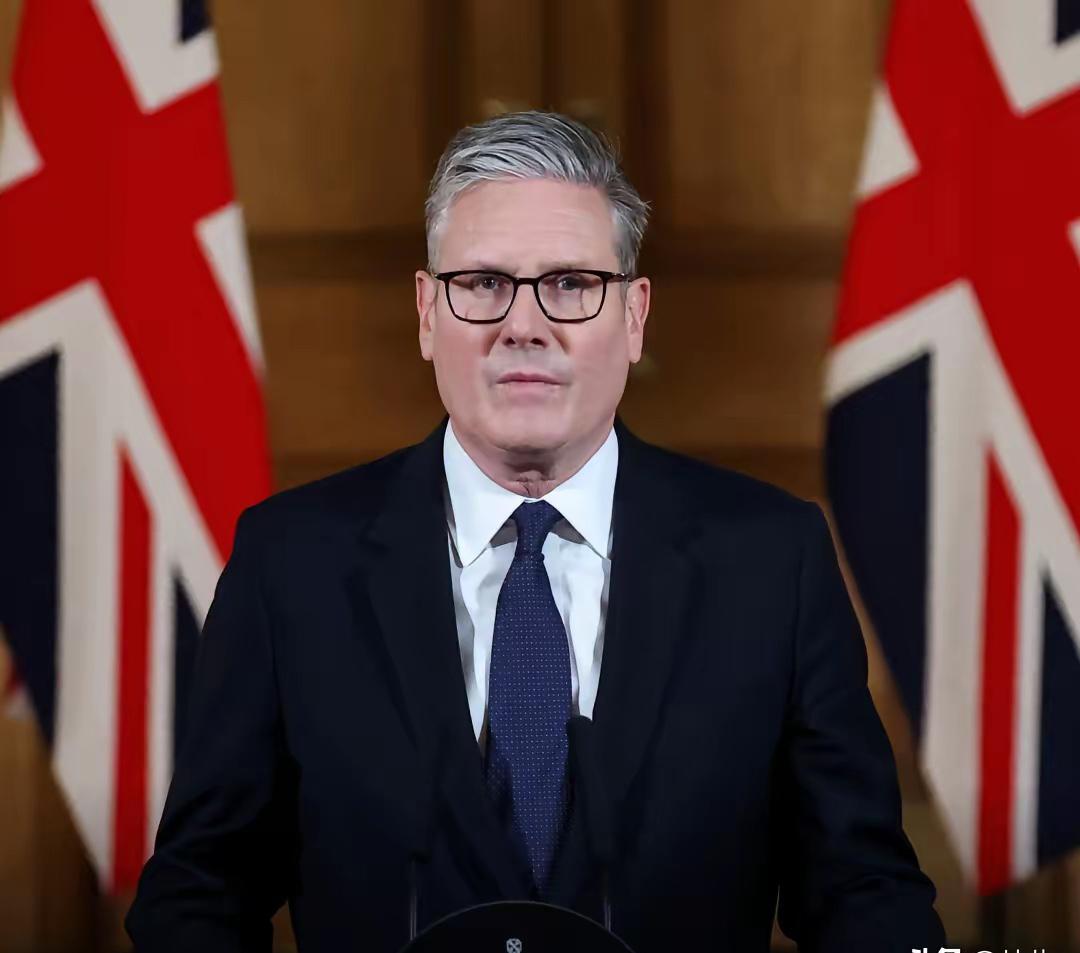 太离谱了！俄罗斯要打北约！6月7日，多家外媒转发英国首相斯塔默的表态，他拿出所谓