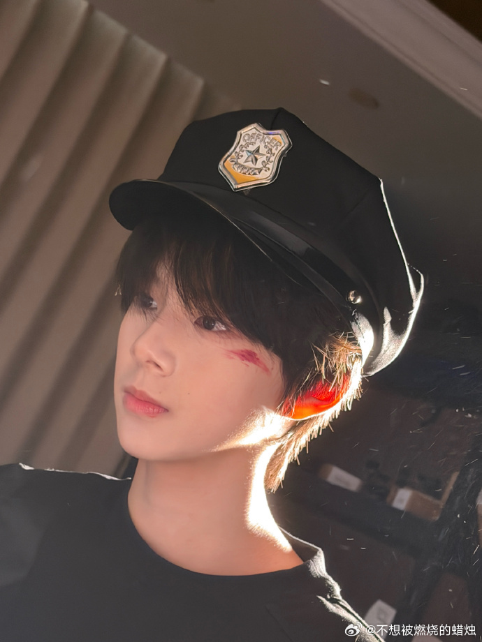 陈思罕气质干净纯粹，不刻意打扮也很有少年美感 