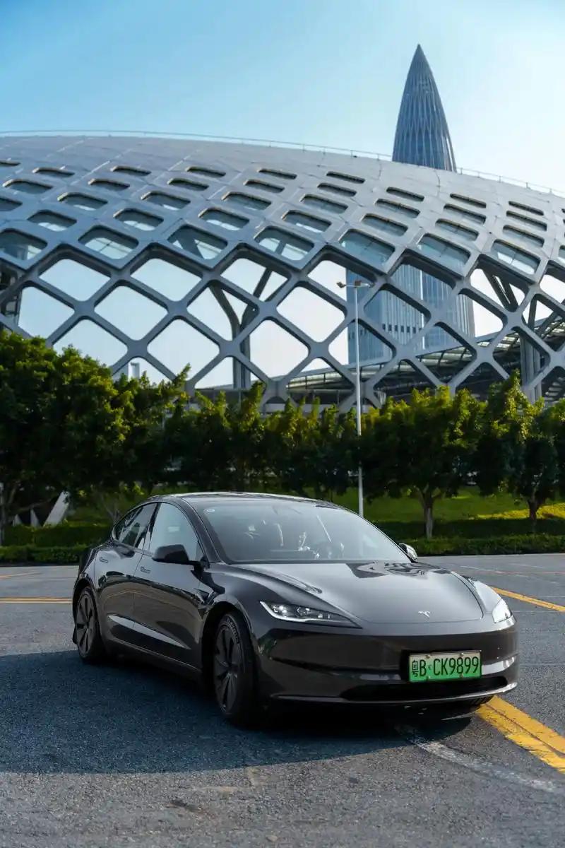 据悉，原特斯拉中国区总经理孔艳双已于3月初入职小米，拟接替李晓锐负责汽车销售业务