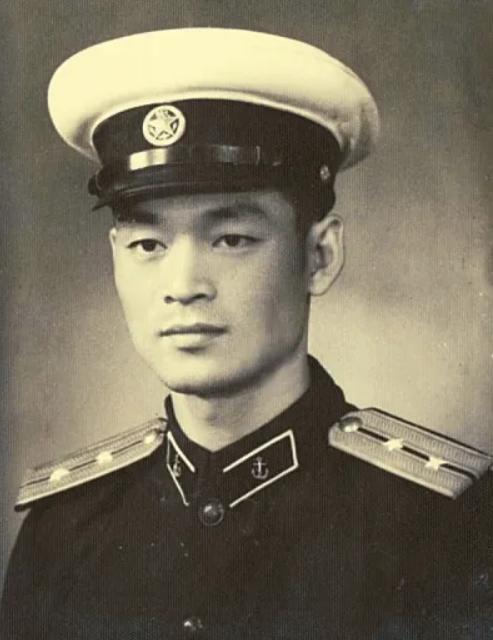 1948年，19岁穷小子闯进华东军区大喊“俺要找爸爸”，许世友冲出来一看，浑身发