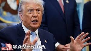 特朗普态度转变后，众议院获得足够票数，将公布爱泼斯坦案卷宗。实时更新

众议院以