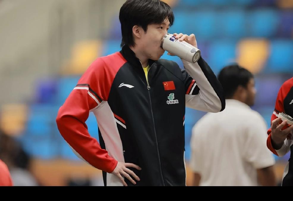 这次在阿三国举办亚锦赛，
不知道国乒哪些领导跟赛，
反正我刷了很多视频发现最大的