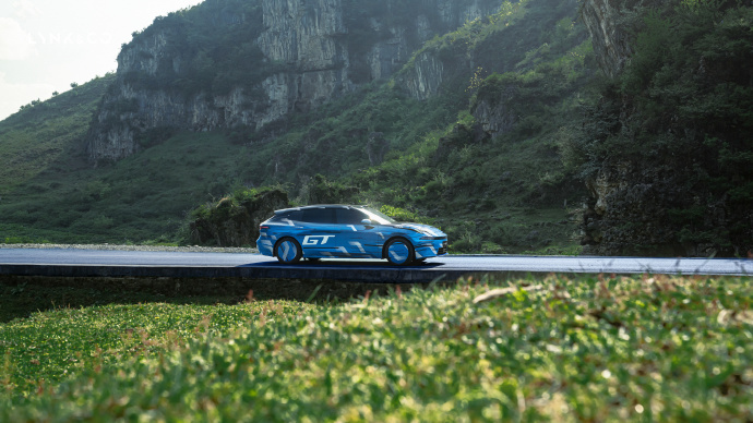 贵州美是美，路也是真难开比如晴隆24道拐各种急弯和陡峭上下坡，对车辆的性能考验还