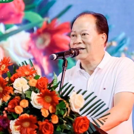 湘菜文化研究系列（239）

湘味深处的阳光密码：湘菜文化大师邓杰与湘菜大师张小
