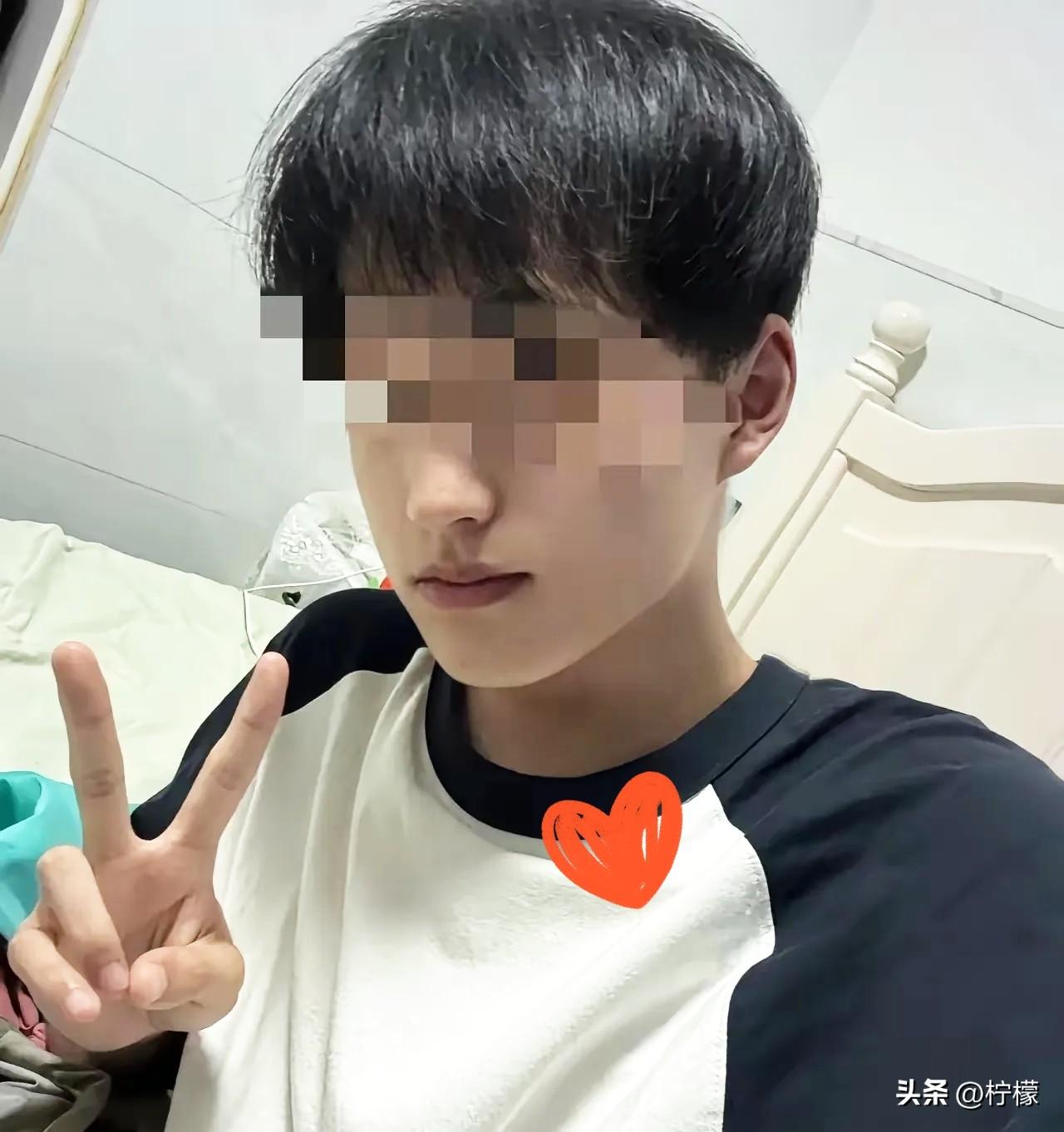 男孩来杭州打工借住姑妈家，
发工资转了1500元给姑妈，
姑妈收下说是水电费，还